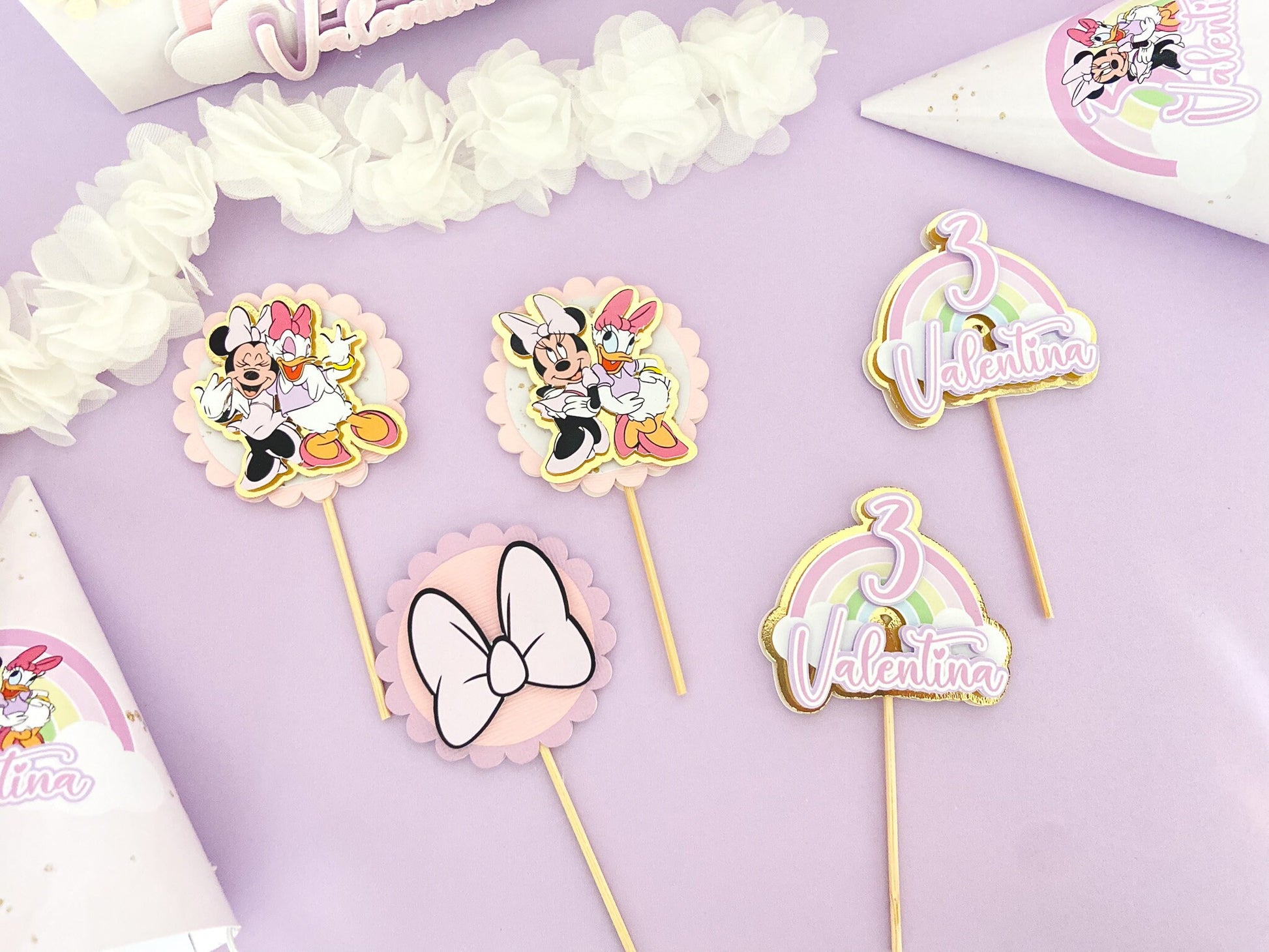 Gold Minnie and daisy cupcake toppers | Minnie Mouse birthday | Daisy party | Minnie and daisy cupcakes | cupcake decor | birthday decor