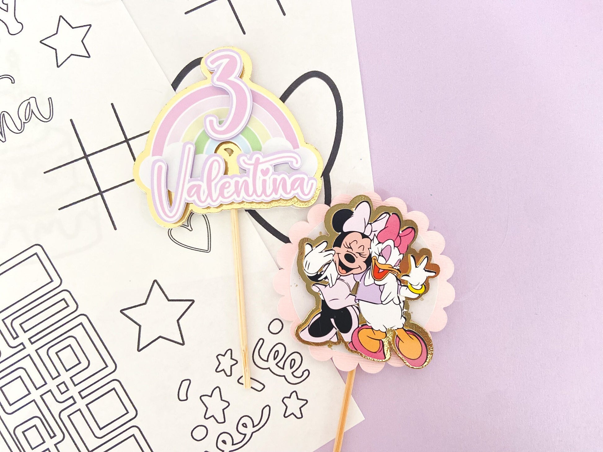 Gold Minnie and daisy cupcake toppers | Minnie Mouse birthday | Daisy party | Minnie and daisy cupcakes | cupcake decor | birthday decor