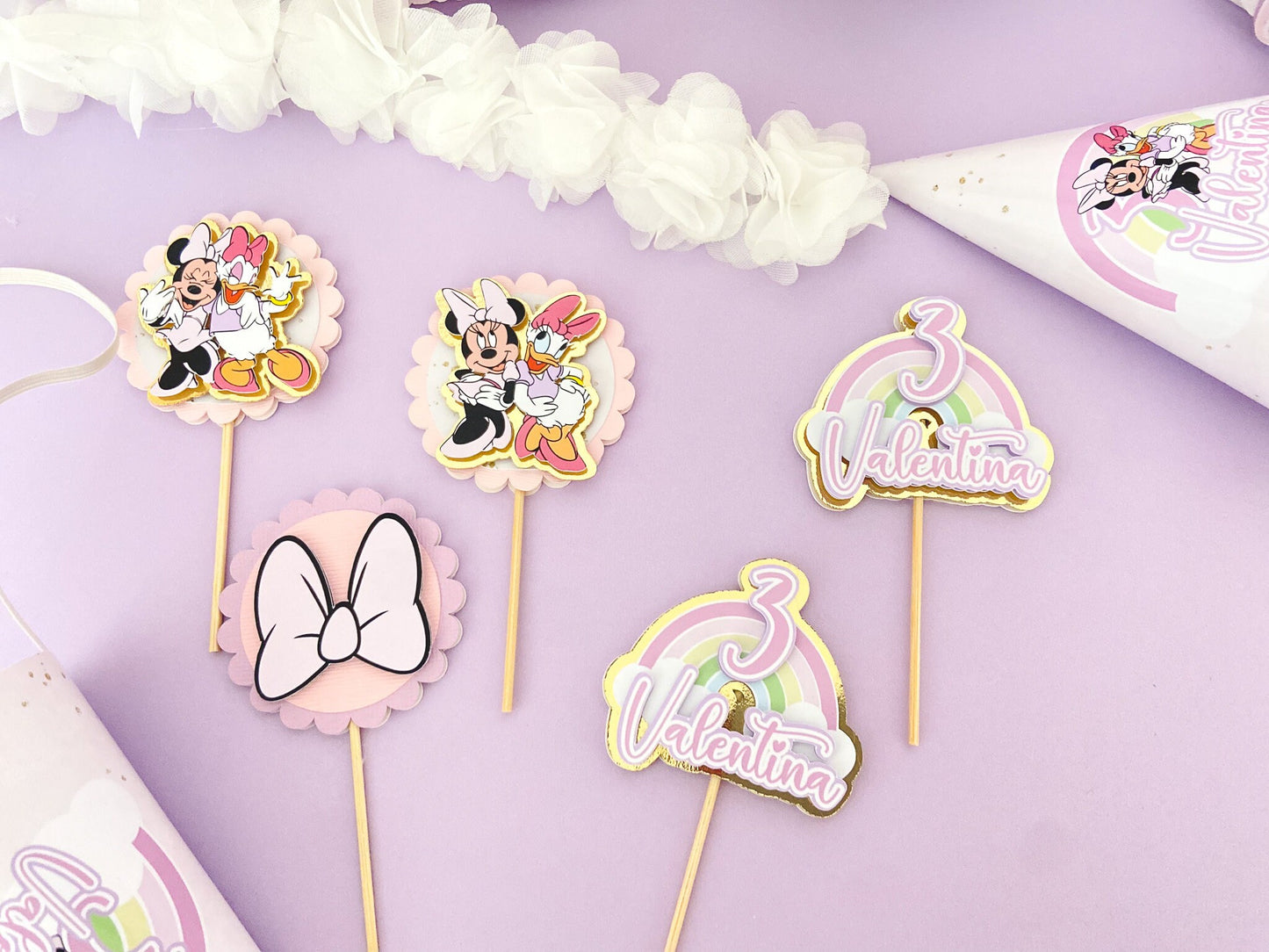 Gold Minnie and daisy cupcake toppers | Minnie Mouse birthday | Daisy party | Minnie and daisy cupcakes | cupcake decor | birthday decor