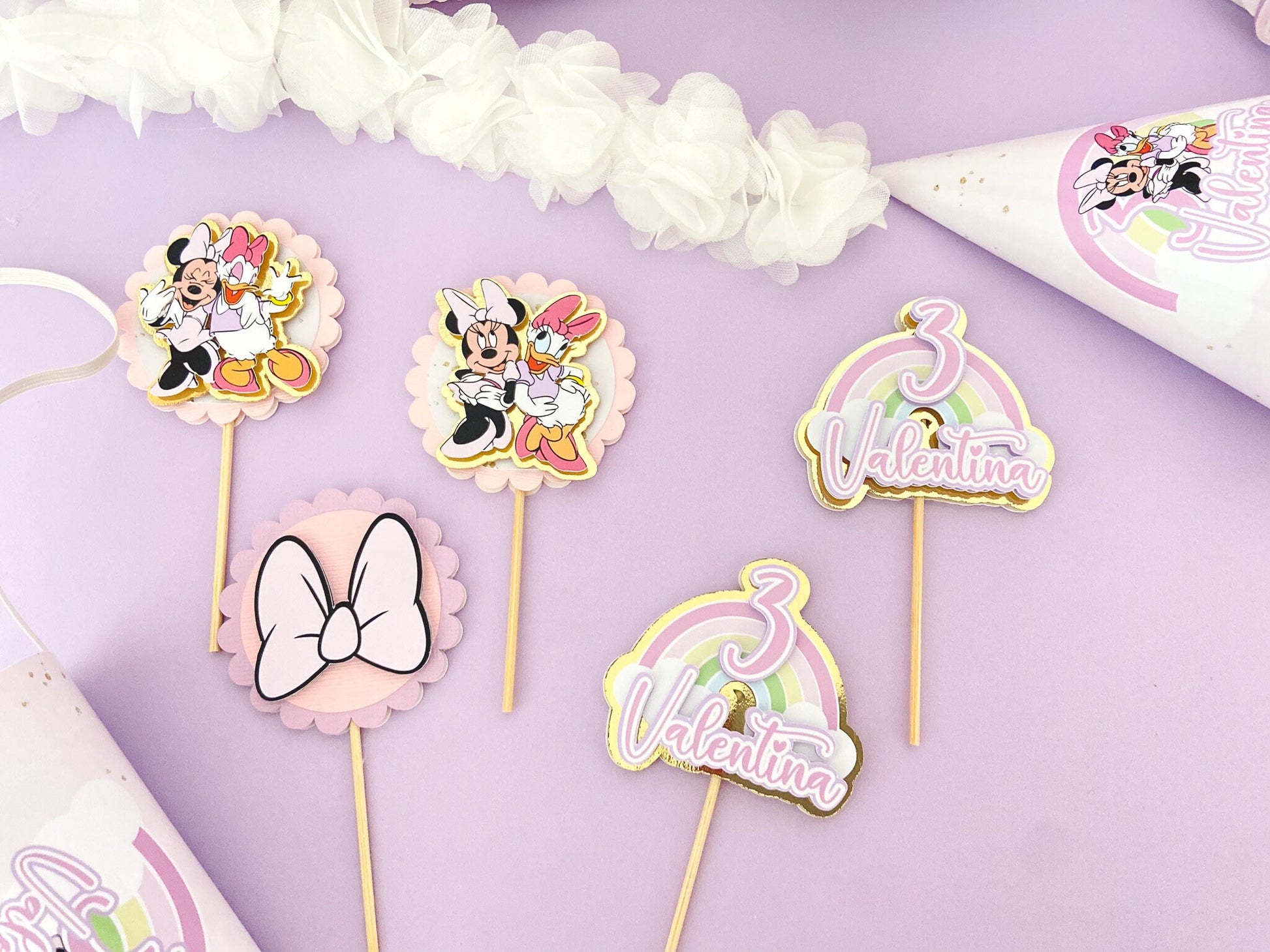 Gold Minnie and daisy cupcake toppers | Minnie Mouse birthday | Daisy party | Minnie and daisy cupcakes | cupcake decor | birthday decor